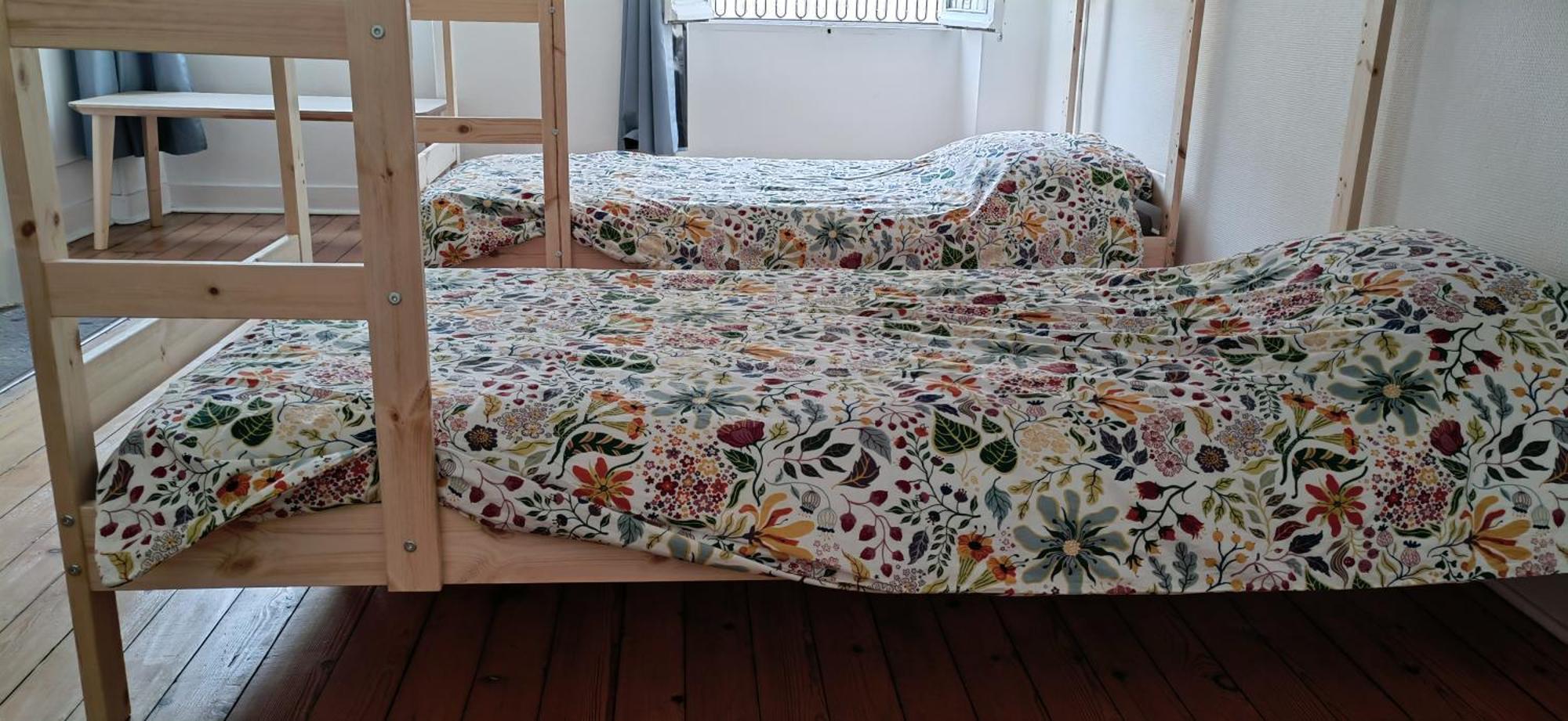 Bed In 6-Bed Mixed Dormitory Le Jardin Cafe بوردو المظهر الخارجي الصورة